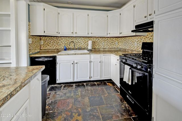 5306 Velle Vista Dr, Louisville, KY 40272