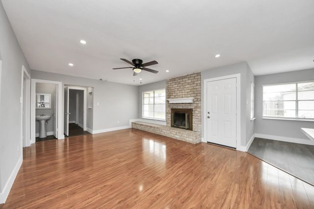 15423 Ridingwood Drive, Houston, TX 77489