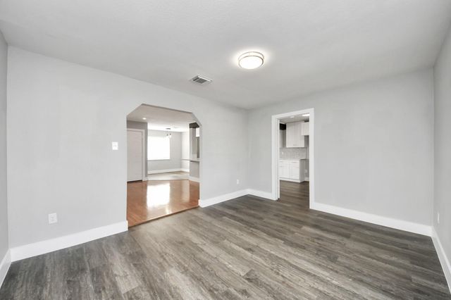 15423 Ridingwood Drive, Houston, TX 77489