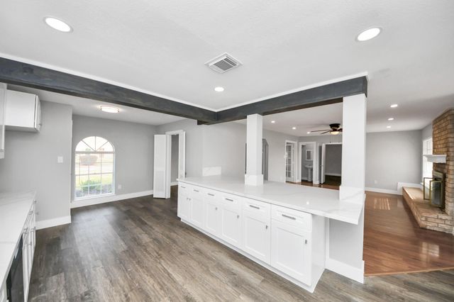 15423 Ridingwood Drive, Houston, TX 77489