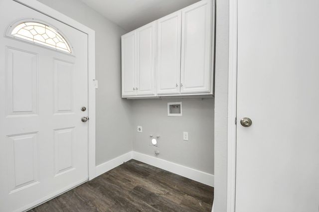 15423 Ridingwood Drive, Houston, TX 77489