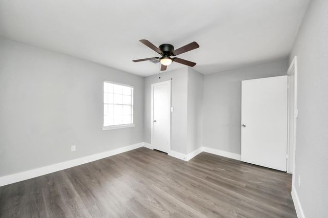 15423 Ridingwood Drive, Houston, TX 77489