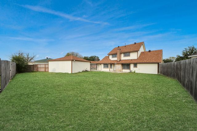 15423 Ridingwood Drive, Houston, TX 77489