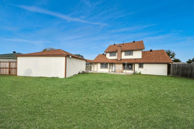 15423 Ridingwood Drive, Houston, TX 77489