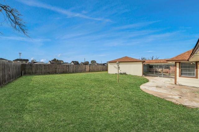 15423 Ridingwood Drive, Houston, TX 77489