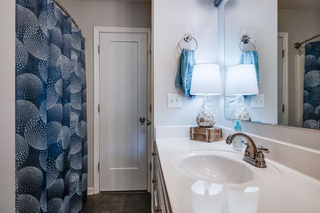 867 Fairgrounds Rd, Ashland City, TN 37015