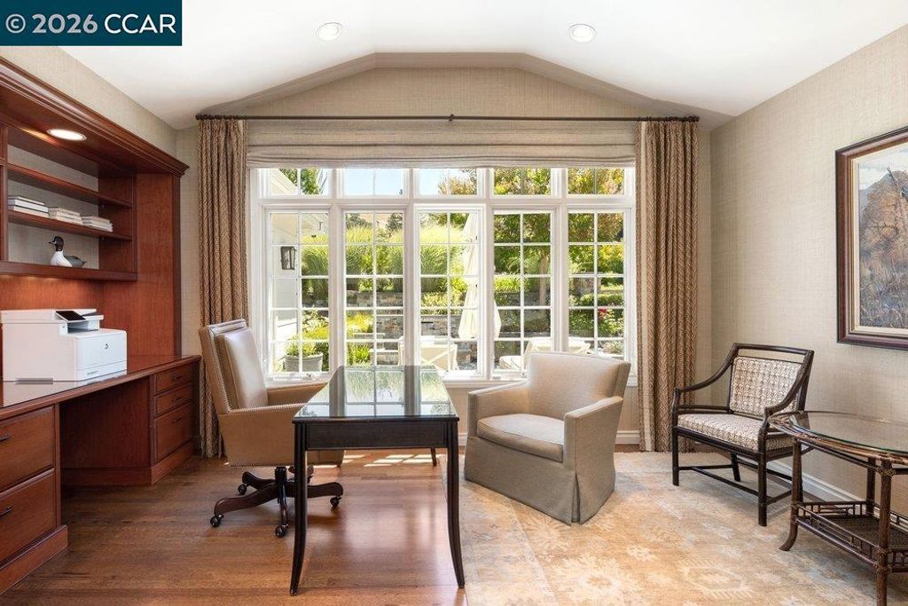 Image 17 of property listing at 694 Los Palos Dr, Lafayette, CA 94549