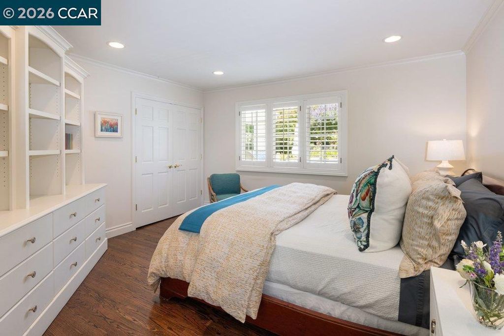 Image 29 of property listing at 694 Los Palos Dr, Lafayette, CA 94549
