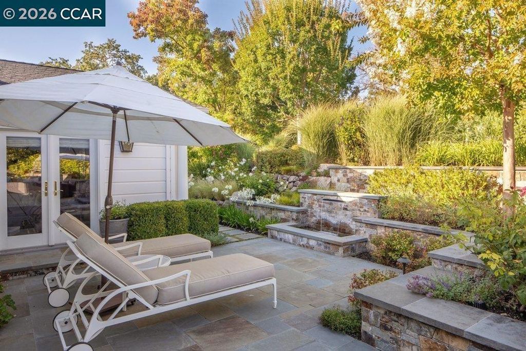 Image 39 of property listing at 694 Los Palos Dr, Lafayette, CA 94549