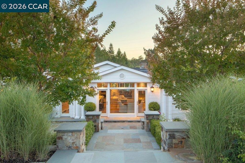 Image 52 of property listing at 694 Los Palos Dr, Lafayette, CA 94549