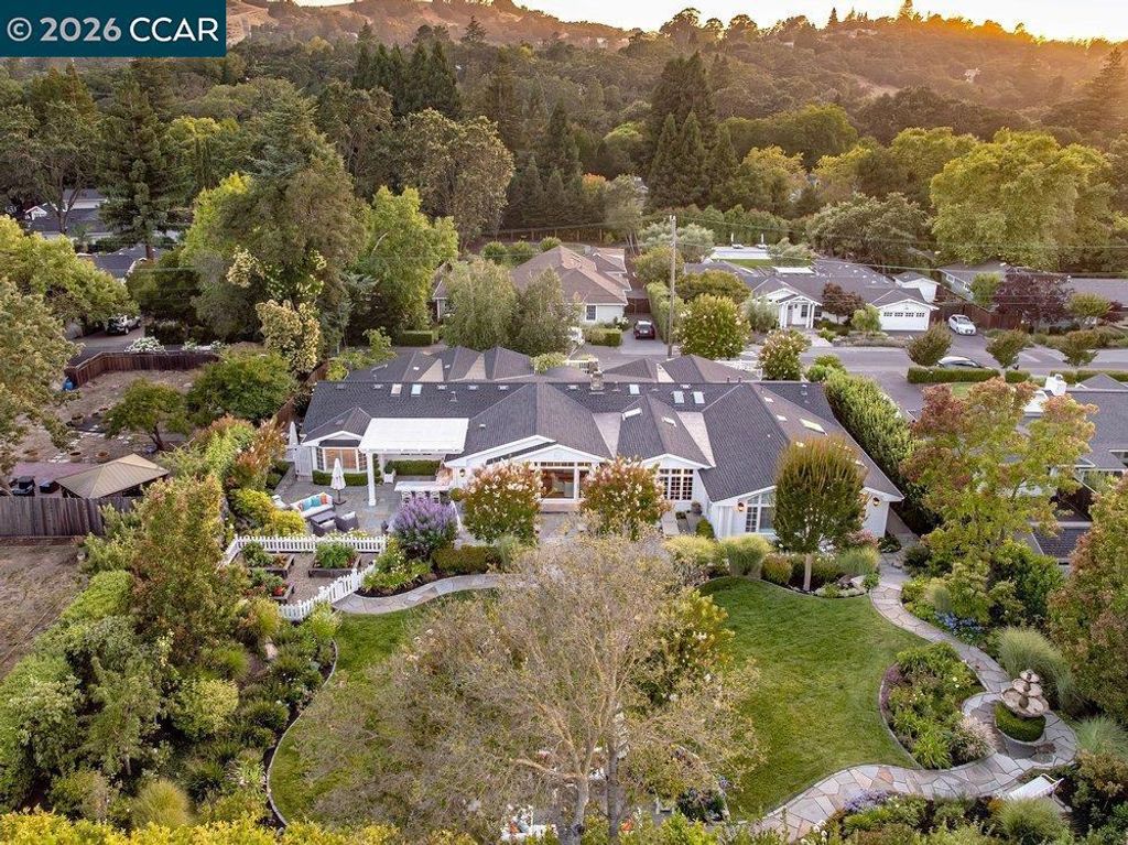 Image 56 of property listing at 694 Los Palos Dr, Lafayette, CA 94549