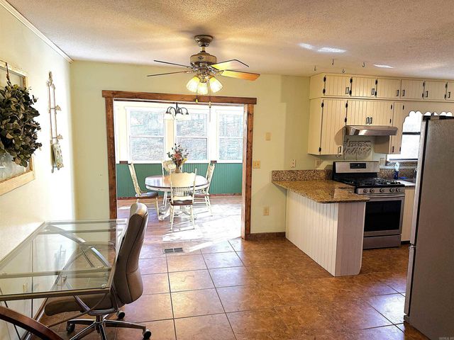 192 Lone Pine Road N, Greers Ferry, AR 72067