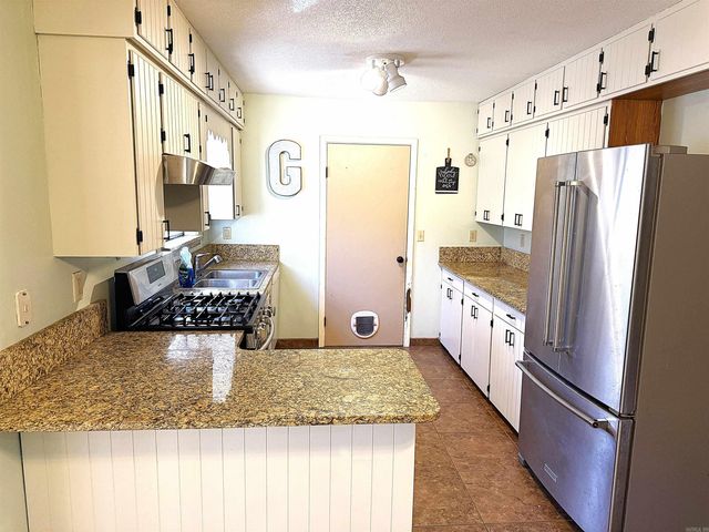 192 Lone Pine Road N, Greers Ferry, AR 72067