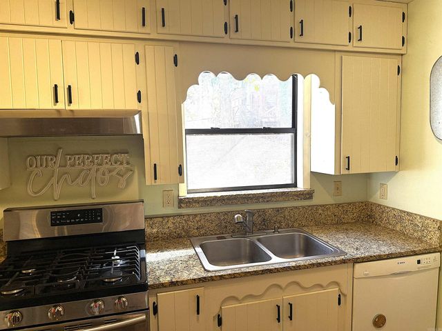 192 Lone Pine Road N, Greers Ferry, AR 72067