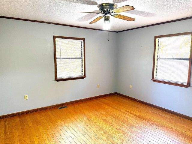 192 Lone Pine Road N, Greers Ferry, AR 72067