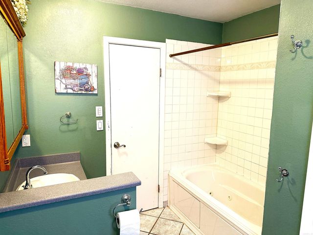 192 Lone Pine Road N, Greers Ferry, AR 72067