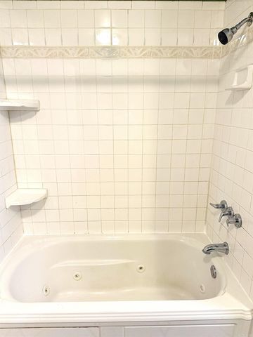 192 Lone Pine Road N, Greers Ferry, AR 72067