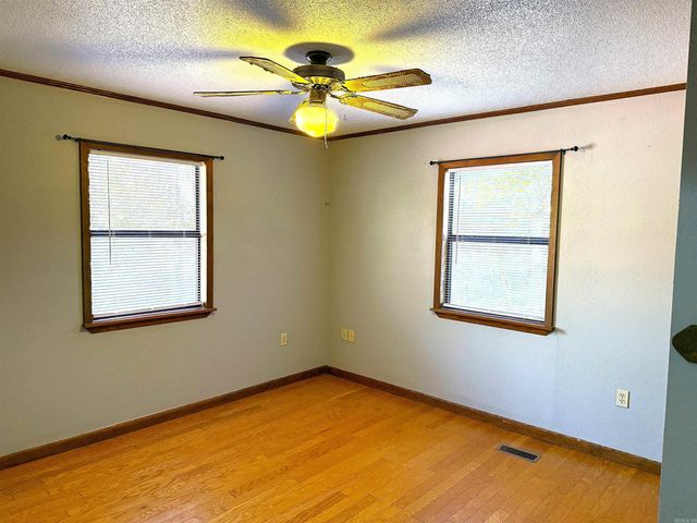 192 Lone Pine Road N, Greers Ferry, AR 72067