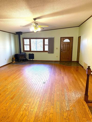 192 Lone Pine Road N, Greers Ferry, AR 72067