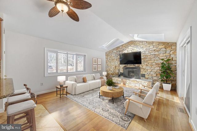 415 LOCUST DR, Baltimore, MD 21228