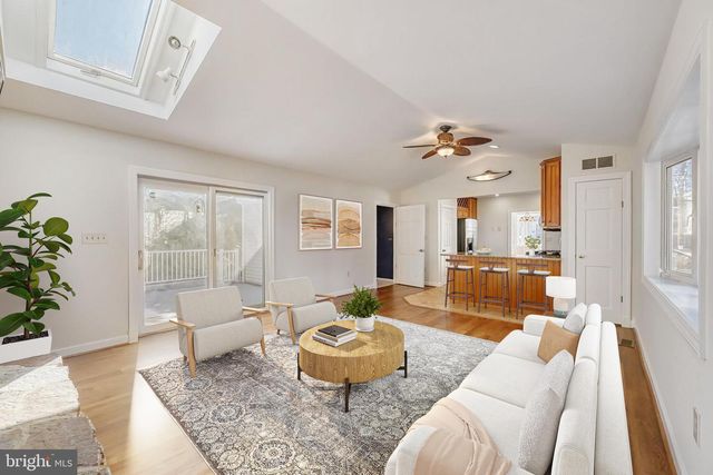 415 LOCUST DR, Baltimore, MD 21228