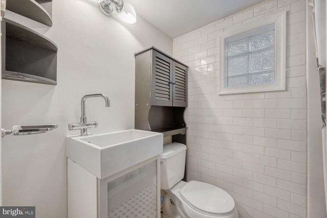 415 LOCUST DR, Baltimore, MD 21228