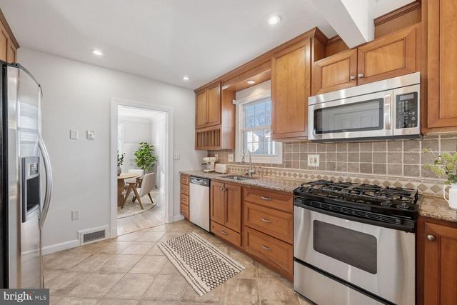 415 LOCUST DR, Baltimore, MD 21228