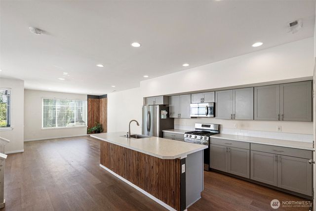 826 NW Highgarden Drive, Bremerton, WA 98311