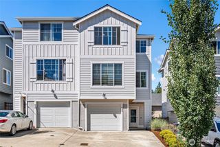 826 NW Highgarden Drive, Bremerton, WA 98311