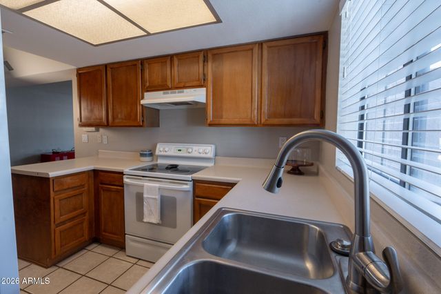 925 N COLLEGE Avenue G128, Tempe, AZ 85288