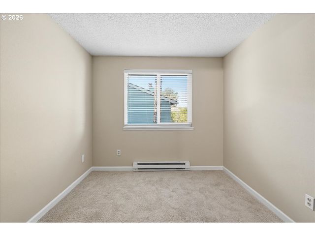 2330 Se BROOKWOOD Ave 221, Hillsboro, OR 97123