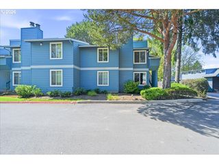 2330 Se BROOKWOOD Ave 221, Hillsboro, OR 97123