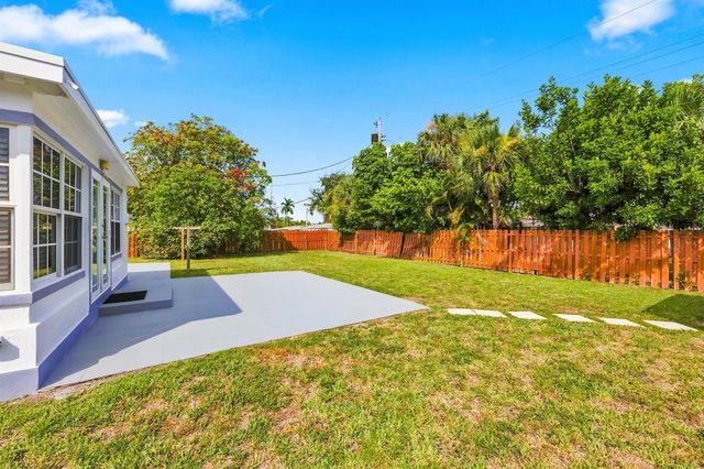 1100 7TH Street, Lake Park, FL 33403
