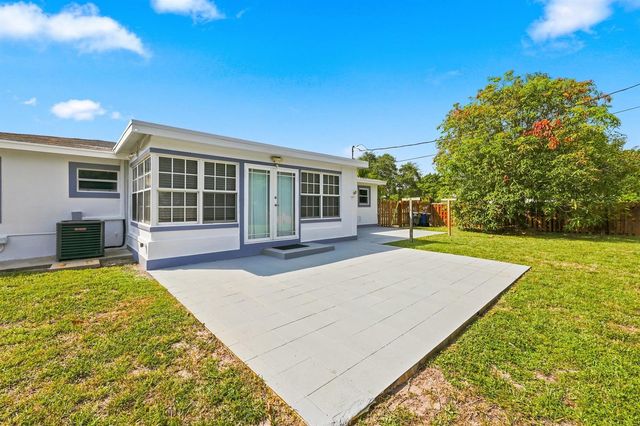 1100 7TH Street, Lake Park, FL 33403