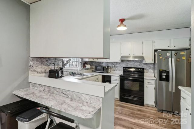 5626 Sandhurst Road, Hickory, NC 28602