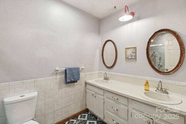 5626 Sandhurst Road, Hickory, NC 28602