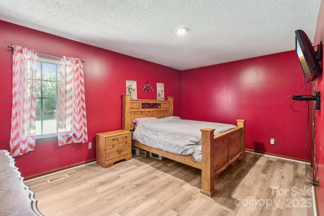 5626 Sandhurst Road, Hickory, NC 28602