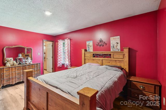 5626 Sandhurst Road, Hickory, NC 28602