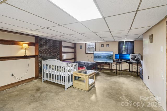 5626 Sandhurst Road, Hickory, NC 28602