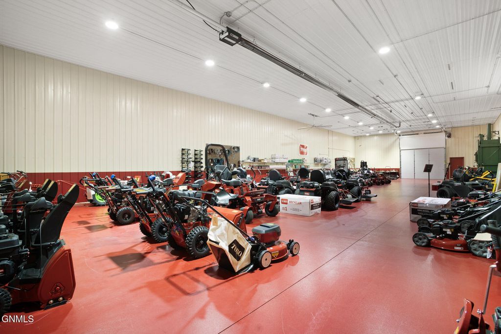 1619 Us-83, Garrison, ND 58540 photo 17