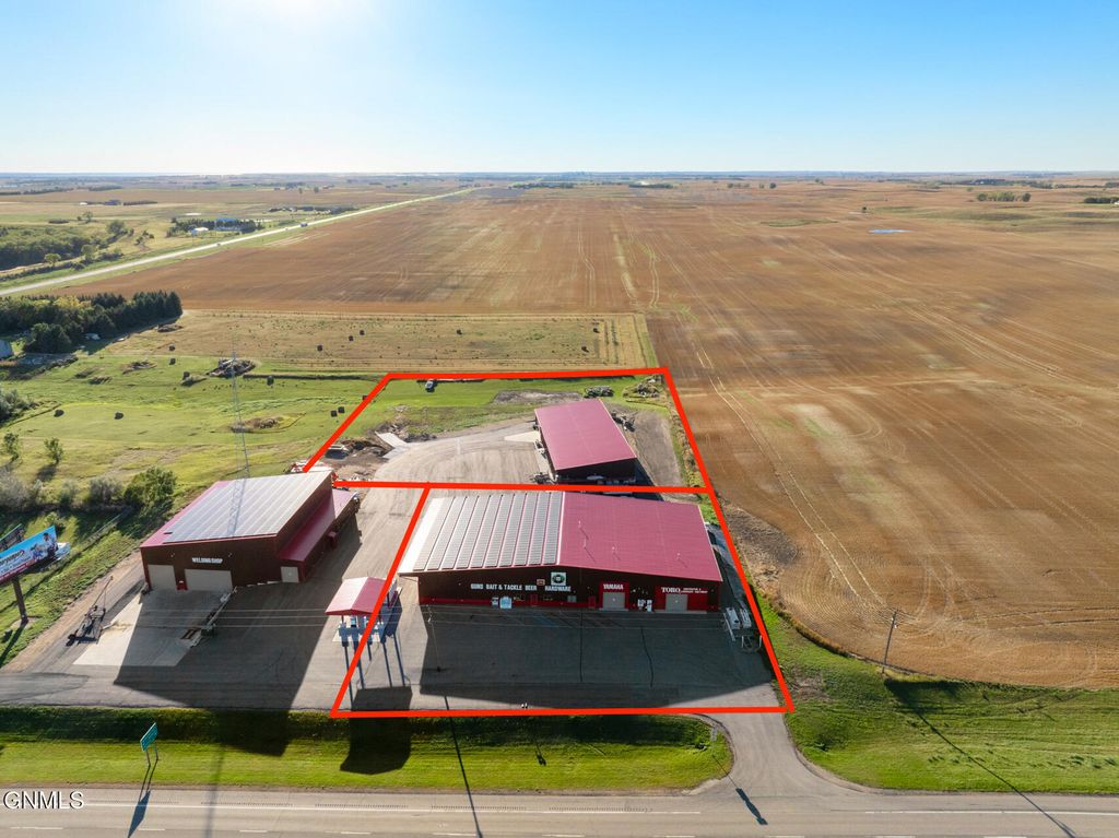 1619 Us-83, Garrison, ND 58540 photo 2