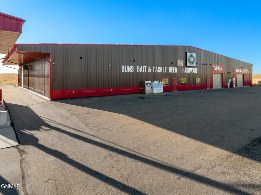 1619 Us-83, Garrison, ND 58540 photo 5