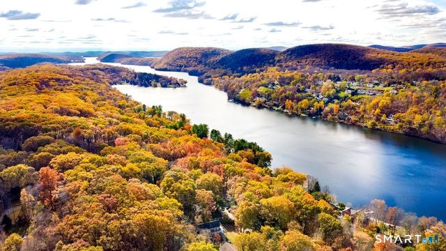 11 Oak Road, New Milford, CT 06776