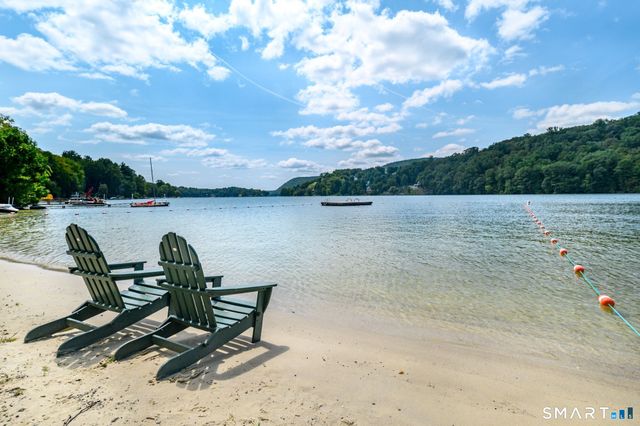 11 Oak Road, New Milford, CT 06776