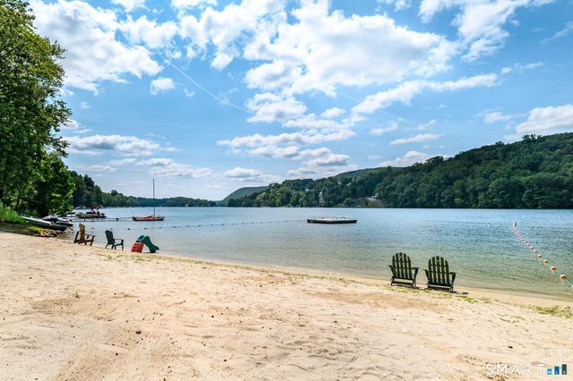 11 Oak Road, New Milford, CT 06776