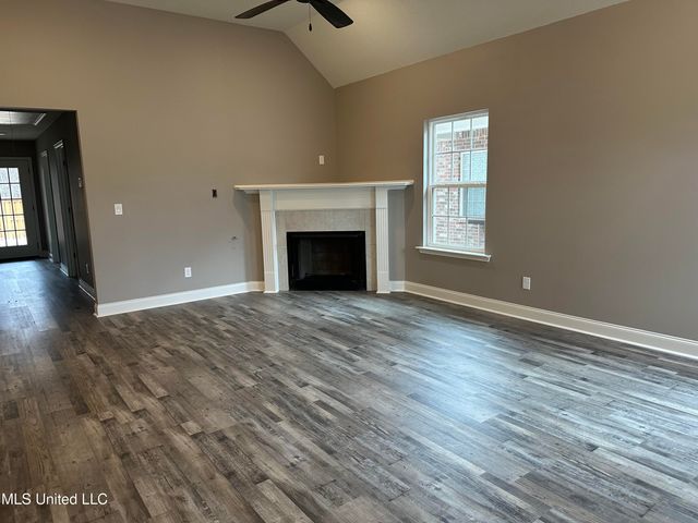 413 Country Garden Drive, Southaven, MS 38671