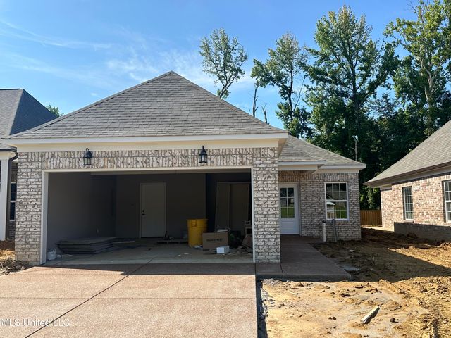 413 Country Garden Drive, Southaven, MS 38671