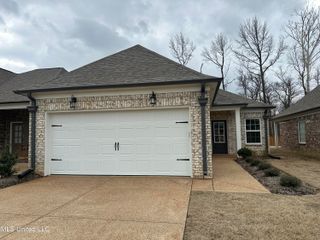 413 Country Garden Drive, Southaven, MS 38671