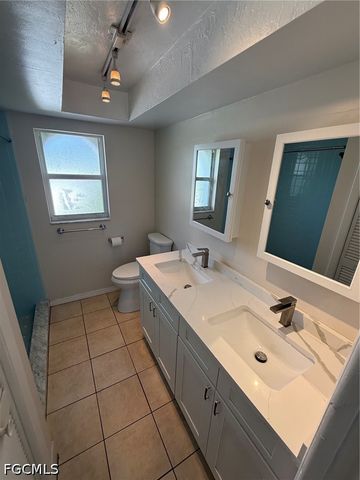 210 SE 1st TER, Cape Coral, FL 33990