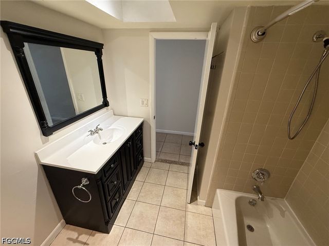 210 SE 1st TER, Cape Coral, FL 33990